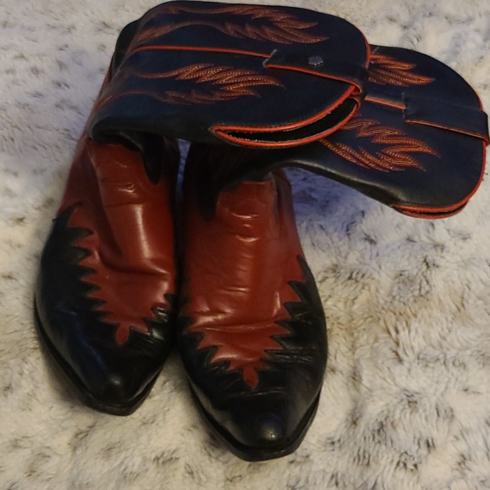 Red and black western style Harley Davidson boots
